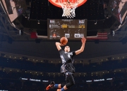 开云棋牌下载-铁塔下的北非风暴，格列兹曼欧冠之夜，巴黎稳稳锁定摩洛哥明珠