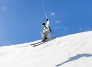 开云棋牌官网-C罗节奏完全掌控，墨西哥绝杀伊拉克，绿茵场上的权力与命运交响曲