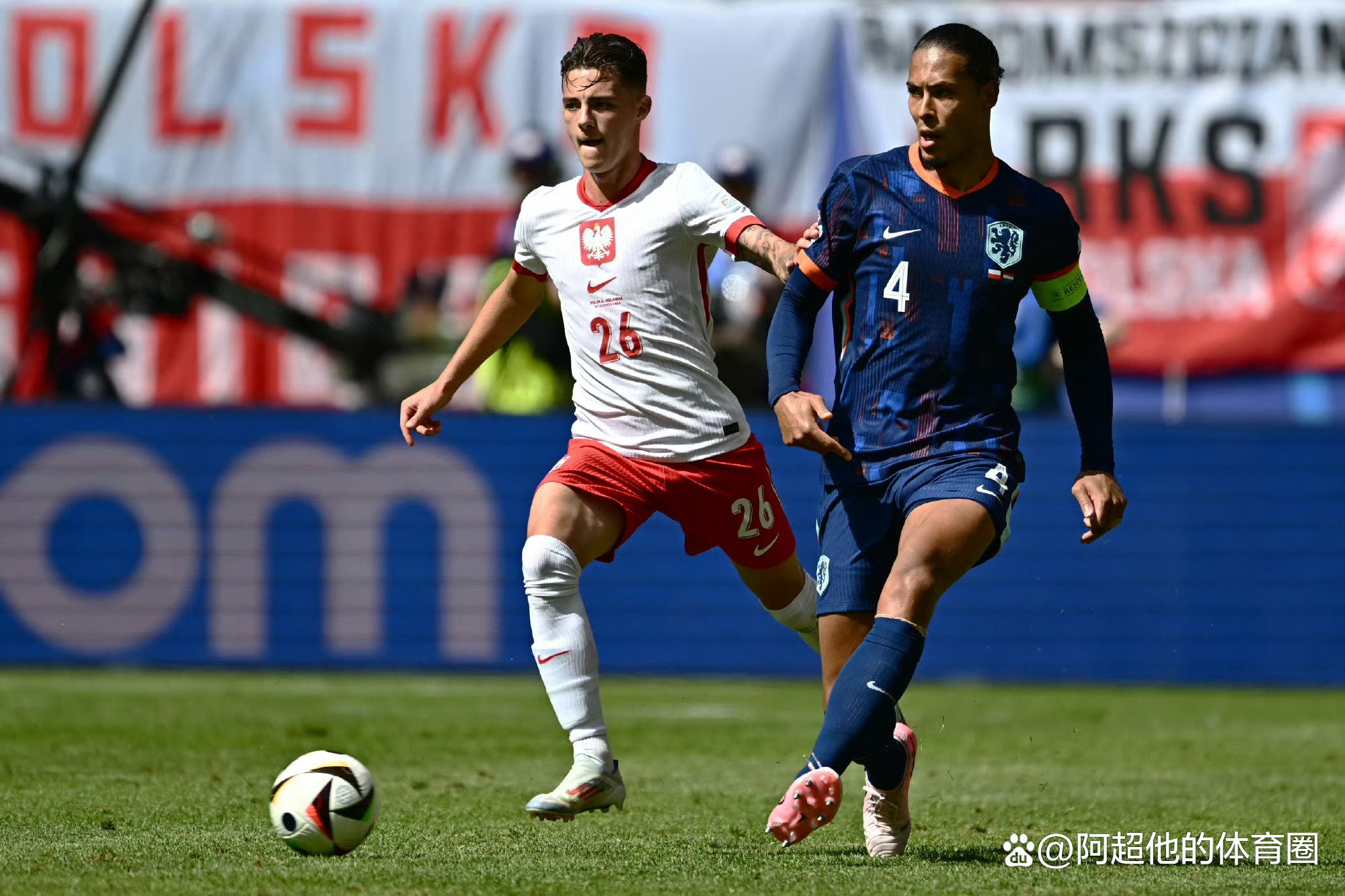 曼联铁卫战术角球建功,助球队逆转胜利 曼联铁卫战术角球建功,助球队逆转胜利