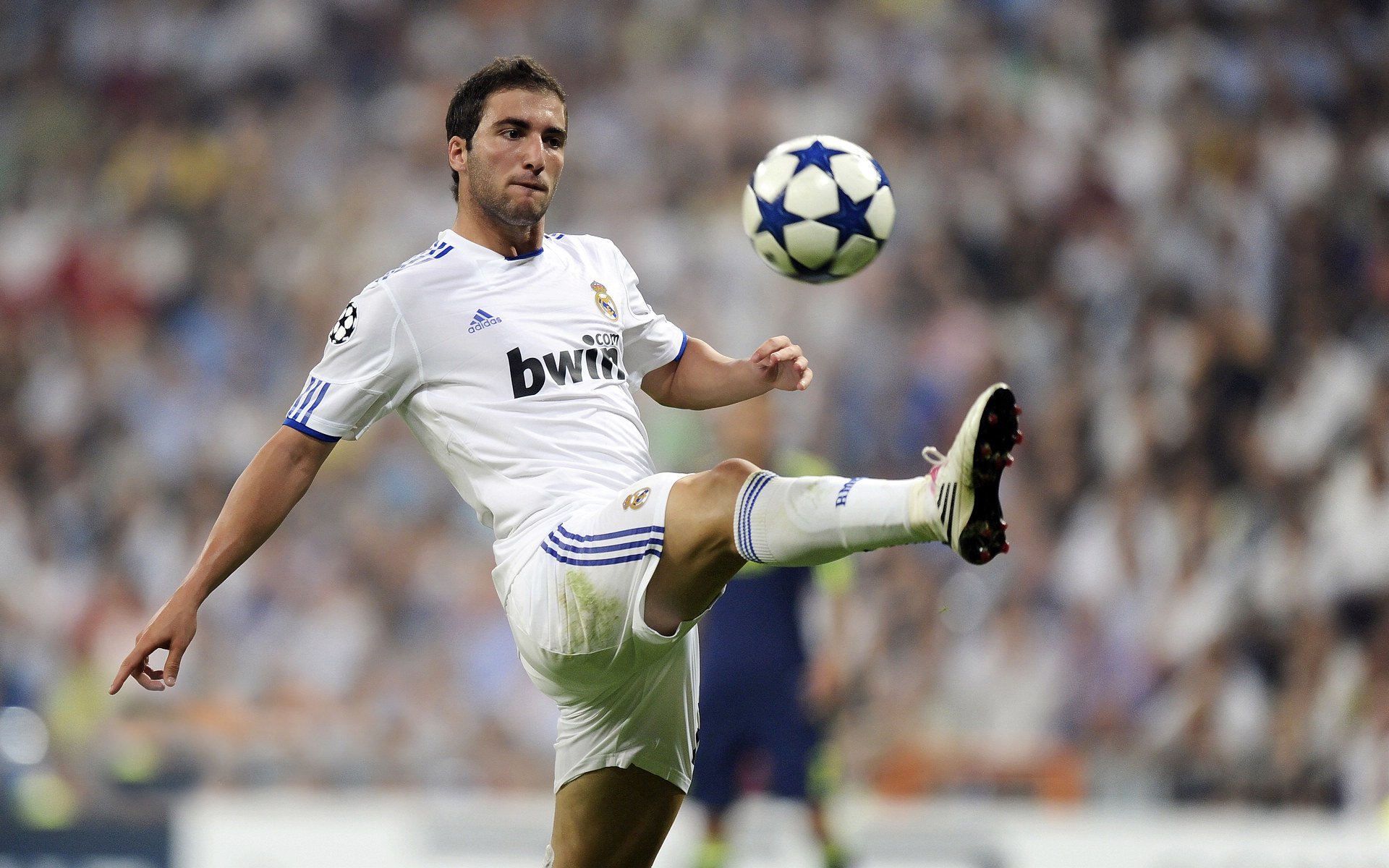 哥斯达黎加节奏掌控尼斯？英超争冠焦点战的战术隐喻