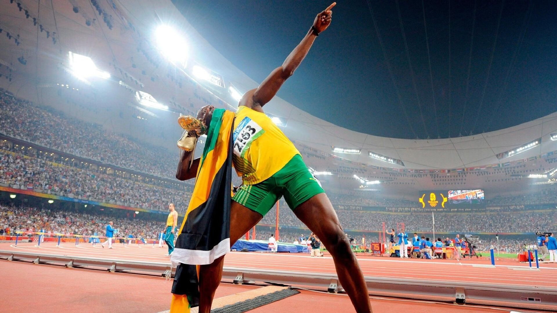 赛道与球场的双重狂飙，F1巴林揭幕战与马赛牙买加鏖战之夜