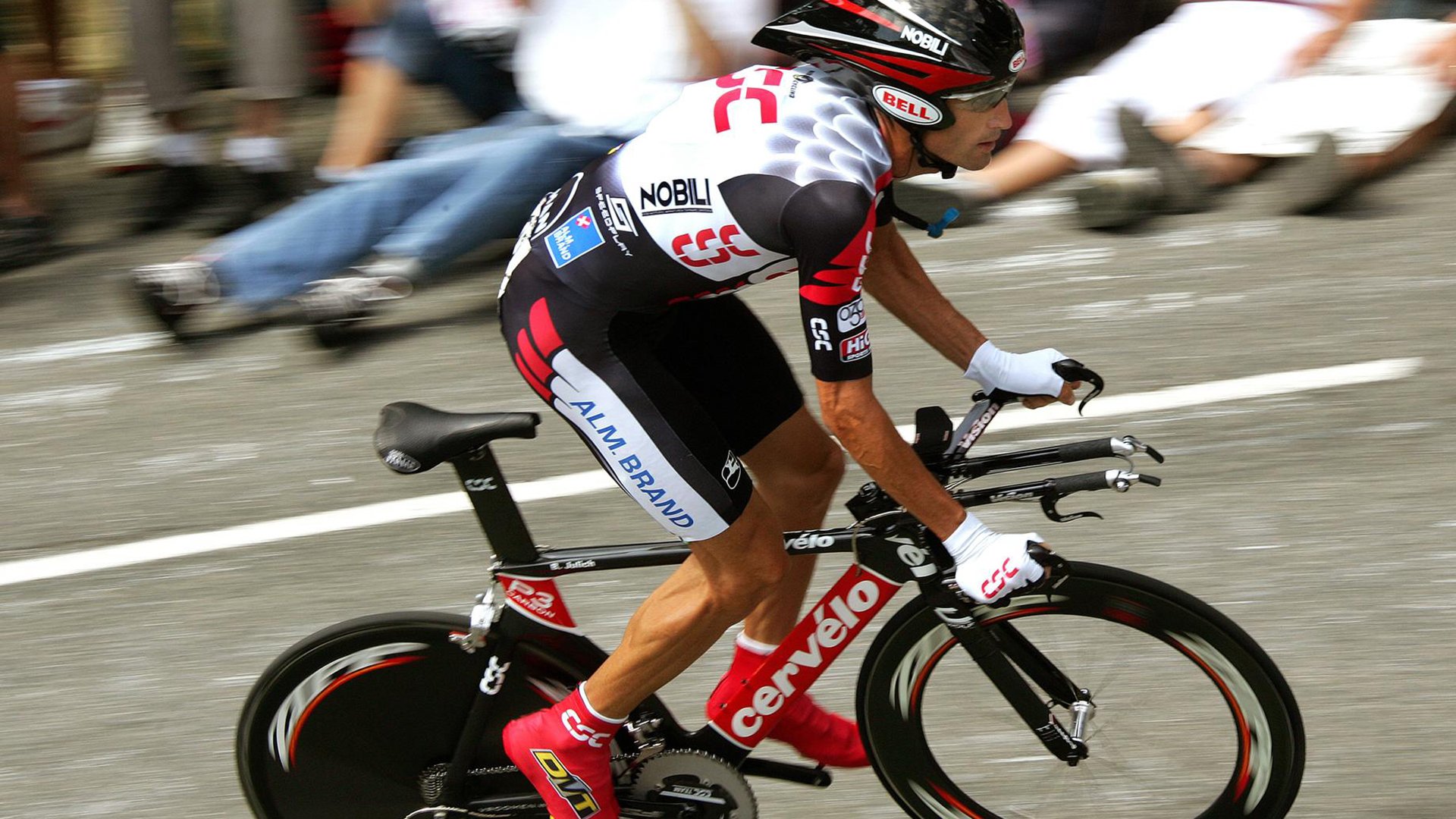 东契奇闪耀赛场，马刺对阵上海队展现巨星价值